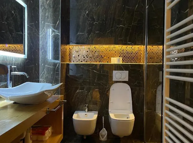 Aj - Hidden Gem In Front Of Taiwan Center * 地拉那