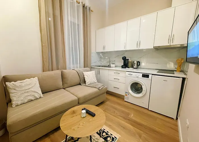 Aj - Hidden Gem In Front Of Taiwan Center *