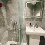 Apartmán Aj - Hidden Gem In Front Of Taiwan Center Tirana