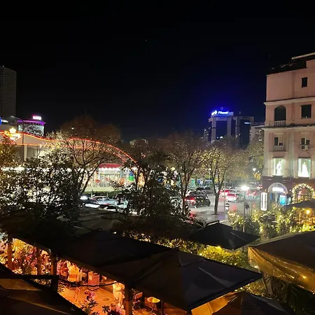 Aj - Hidden Gem In Front Of Taiwan Center טיראנה