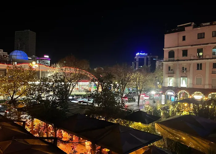 Aj - Hidden Gem In Front Of Taiwan Center ティラナ